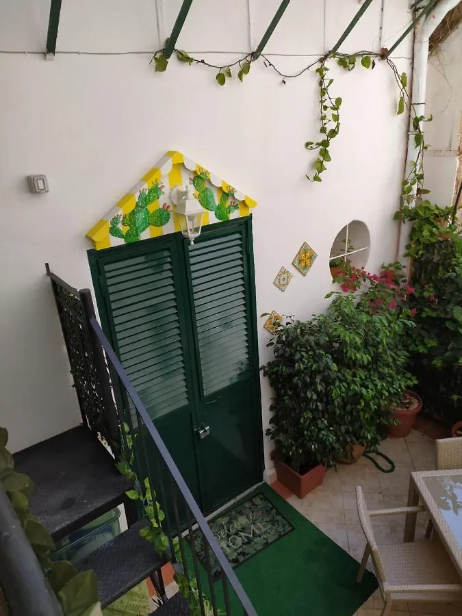 Casa Sicana Palerme 0*,