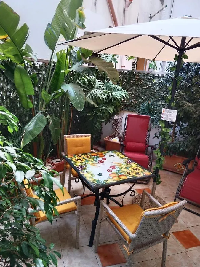 Casa Sicana Palerme 0*,